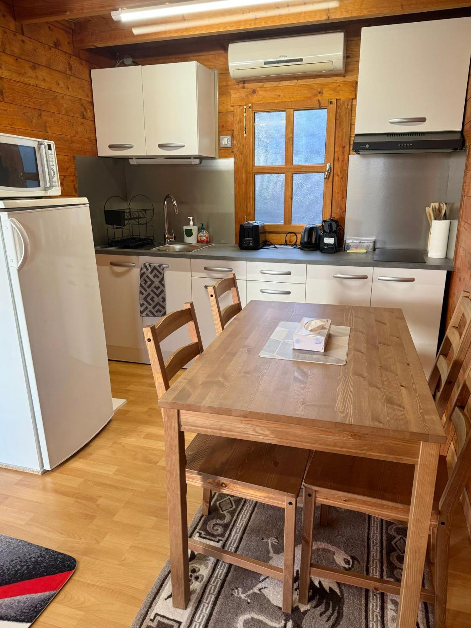Cozy Cottage Paris Suburb! Бобини Екстериор снимка